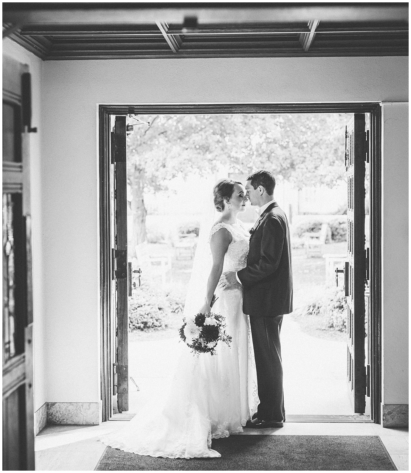 byrons_southend_wedding__charlotteweddingphotographer_emmaloophotography_0055