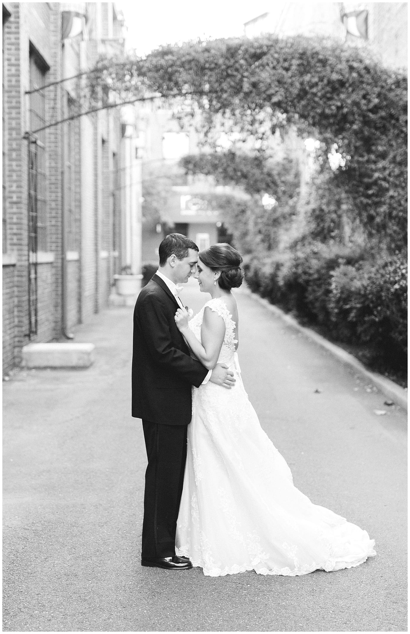 byrons_southend_wedding__charlotteweddingphotographer_emmaloophotography_0079